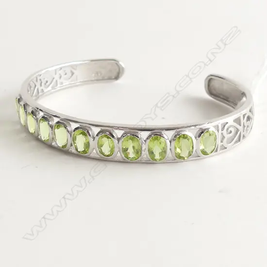 STG & PERIDOT BANGLE 10 GRAMS