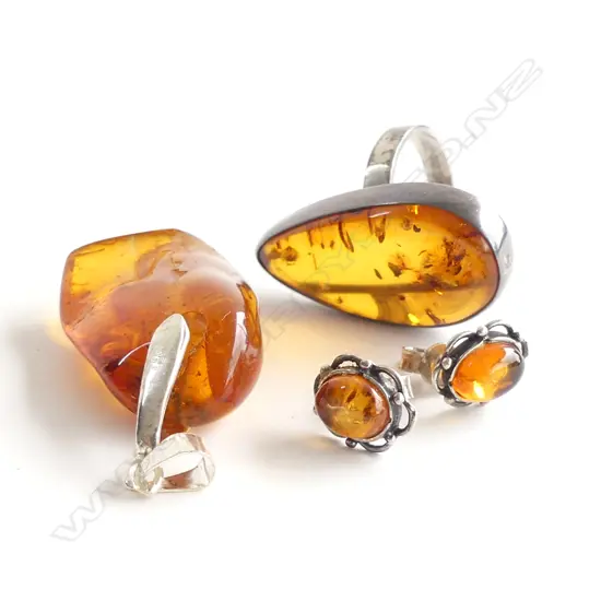 STG SILVER SET AMBER WITH INCLUSIONS;  PENDANT, RING & STUD EARRINGS 