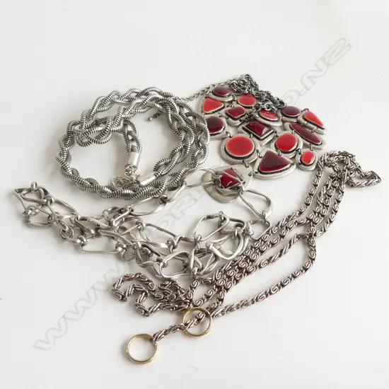 4 COSTUME JEWELLERY NECKLACES INCL HEAVY CHAIN 
