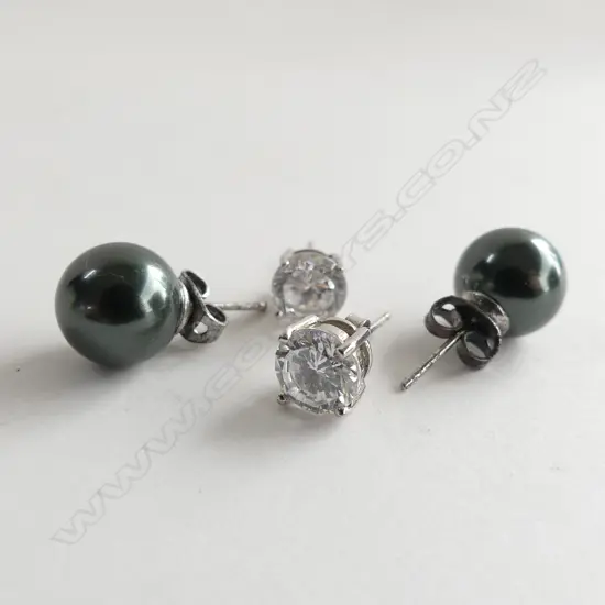 2 PAIRS OF STUD EARRINGS; ONE PAIR BLACK PEARLS & ONE PAIR CZ 
