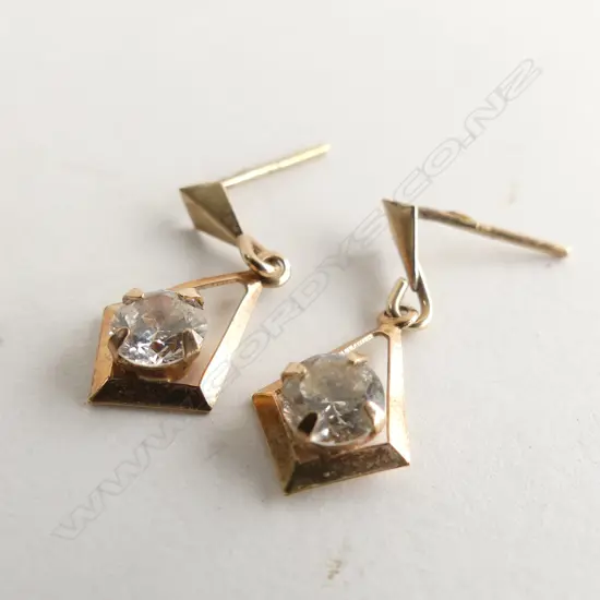 PR CZ & GOLD TONE DROP EARRINGS NO SCROLLS
