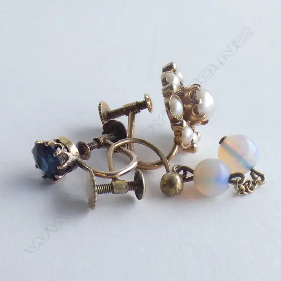 3 INDIVIDUAL EARRINGS. PEARLS. OPAL ETC. 3.3gms