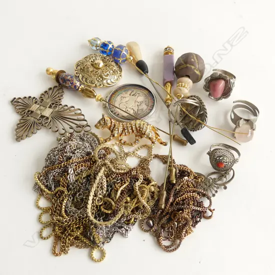 BAG ASST JEWELLERY; CHAINS, HAT PINS, PENDANTS & RINGS