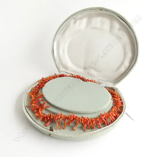 CORAL BRANCH NECKLACE 