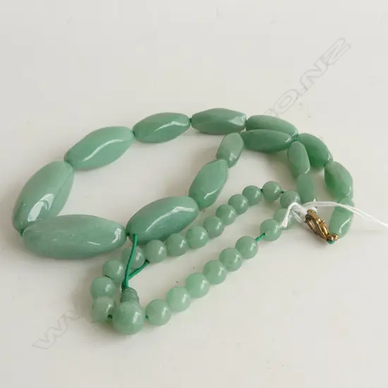 JADE NECKLACE & BRACELET