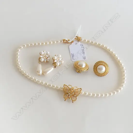 3 PC FAUX PEARL & DIAMANTE PENDANT NECKLACE & DROP EARRINGS + 1 OTHER PR EARRINGS