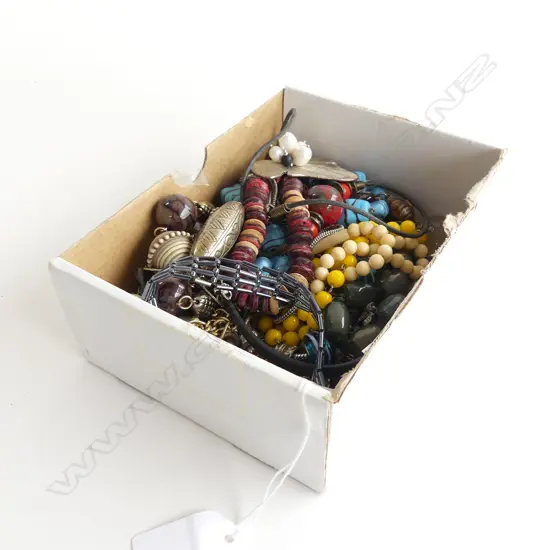 SM BOX ASST COSTUME JEWELLERY 