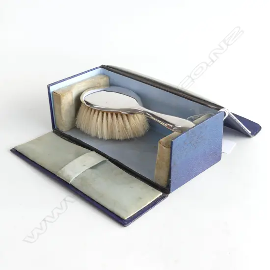 SILVER BABYS HAIRBRUSH IN ORIGINAL BOX HALLMARKED BIRMINGHAM L.165mm