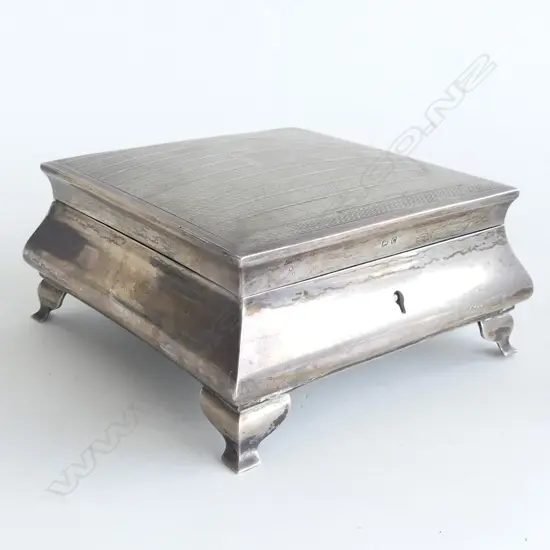 (20315) SILVER JEWELLERY BOX HALLMARKED BIRMINGHAM 1927.
