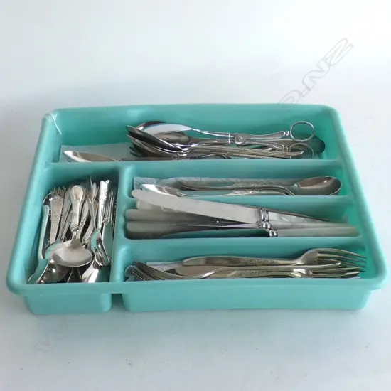 LG TRAY OF SILVER PLATE CUTLERY, MOP HANDLE KNIVES + SERVING SPOONS ETC..