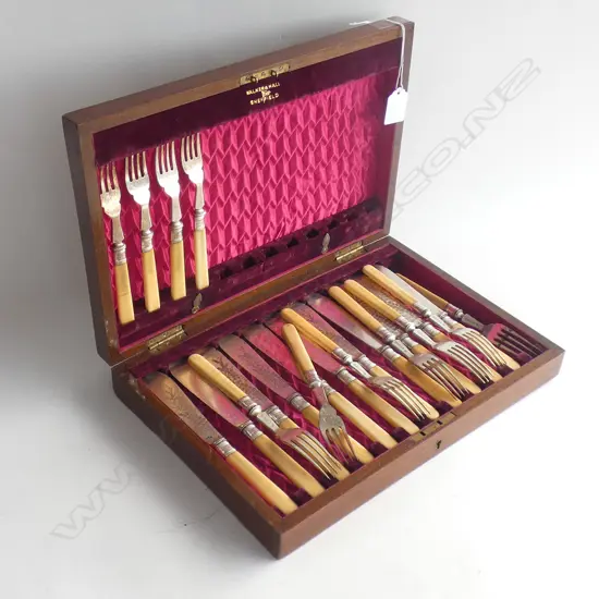 22 PCE IVORINE 'BONE' HANDLED FISH CUTLERY SET IN CANTEEN