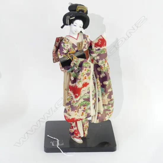 JAPANESE DOLL IN TRADITIONAL DRESS ON STAND H 380MM