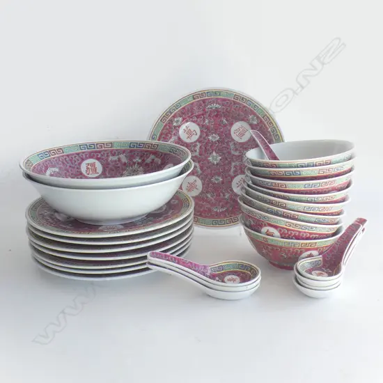 26 PCE CHINESE PART DINNER SERVICE; 2 LGE BOWLS 205mm dia + 8 BOWLS & SPOONS & PLATES