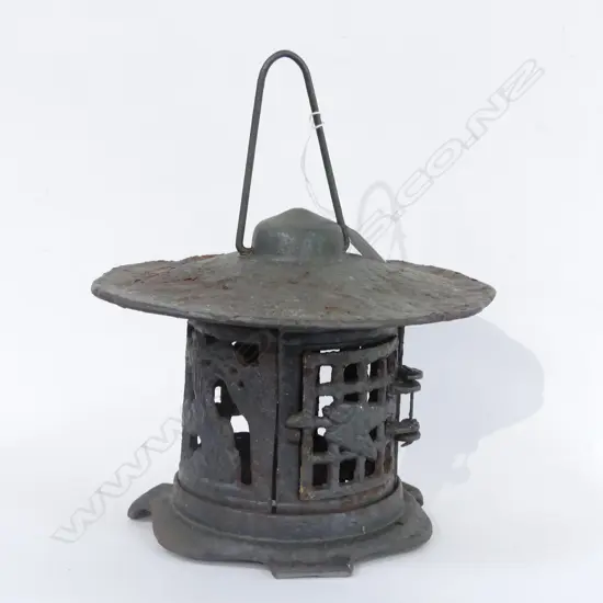 CAST IRON PAGODA HOUSE H 200MM