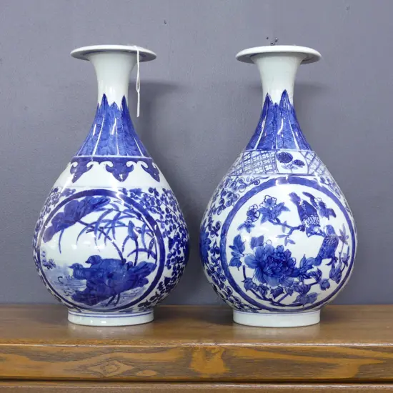 PR BLUE AND WHITE CHINESE PORCELAIN VASES. H.375mm