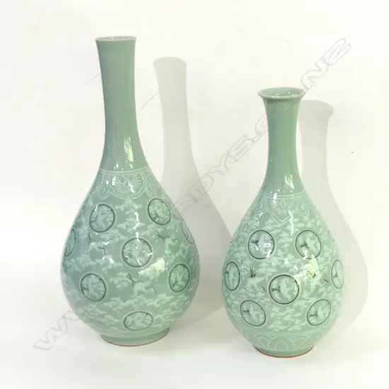 2 ORIENTAL CELADON VASES H.400 / 340mm