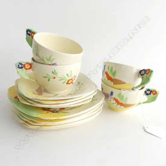 4 VINTAGE HAND PAINTED GRINDLEY TRIOS WITH COUNTRY COTTAGE SCENES & FLORAL HANDLES + 1 SPARE PLATE