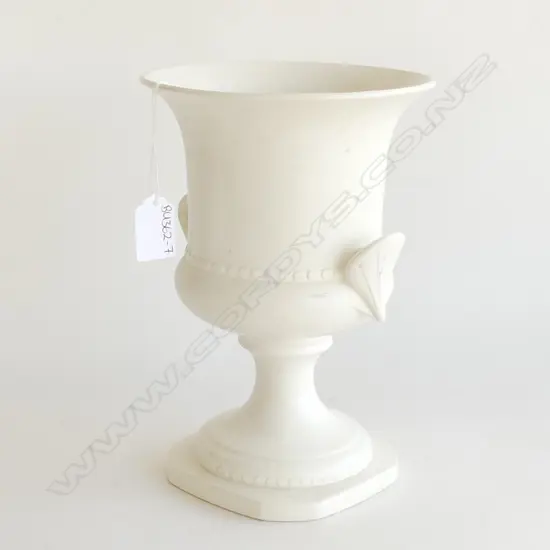 (20616) CROWN LYNN URN SHAPED VASE #.666. H. 250mm