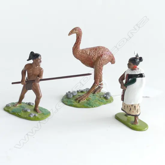 3 PAINTED METAL 'REGAL' FIGURES; 2 MAORI MEN + MOA H.75mm