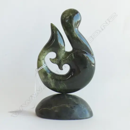MARSDEN FLOWER JADE POUNAMU MATAU FISH HOOK SCULPTURE H.140mm