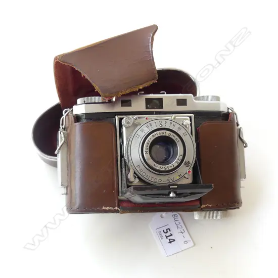VINTAGE ZEISS IKON CONTINA CAMERA - WITH CASE 