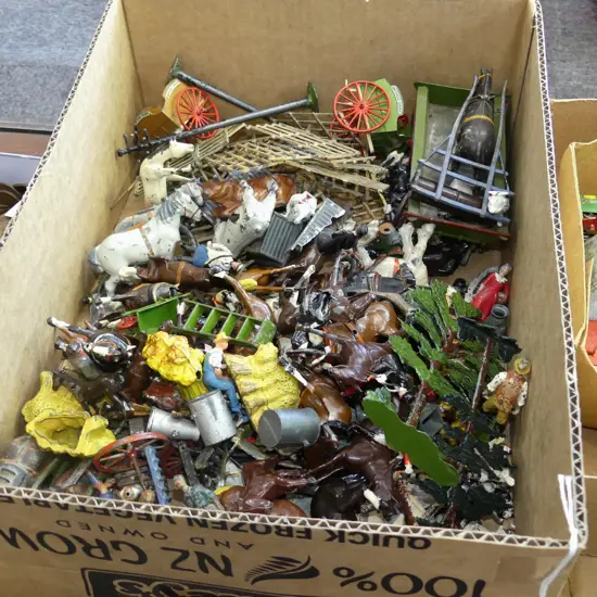 BOX LOT VINTAGE TIN TOY FARM GATES & ANIMALS ETC