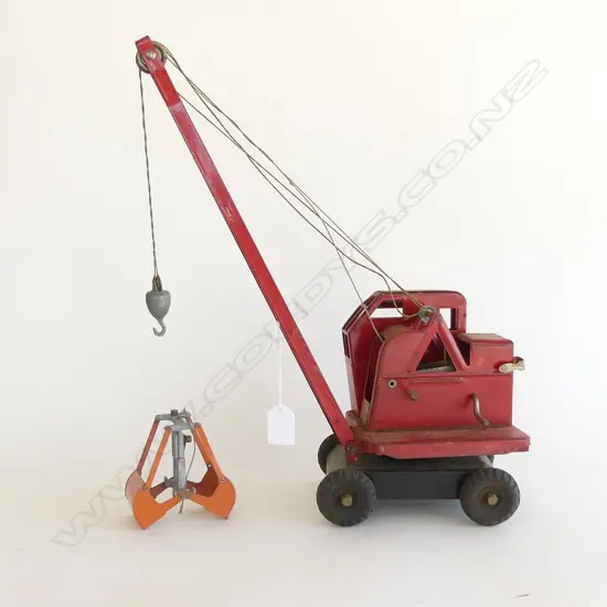 TRIANG RED CRANE WITH BUCKET IN PLAY WORN CONDITION