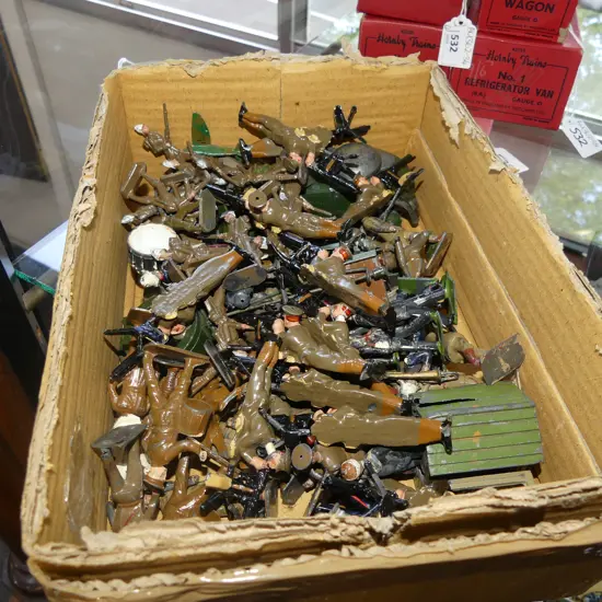 BOX LOT VINTAGE TIN TOY SOLDIERS 