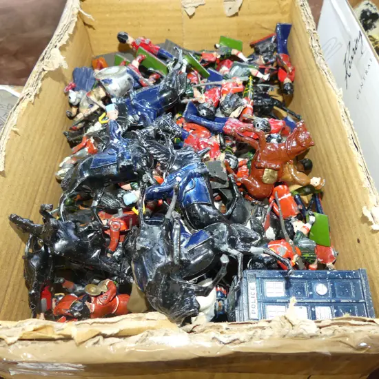 BOX LOT VINTAGE TIN TOY SOLDIERS 