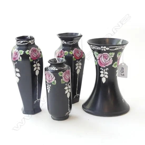 4 SHELLEY ART NOUVEAU BLACK VASES - PINK & WHITE FLOWERS - LARGEST H 170MM