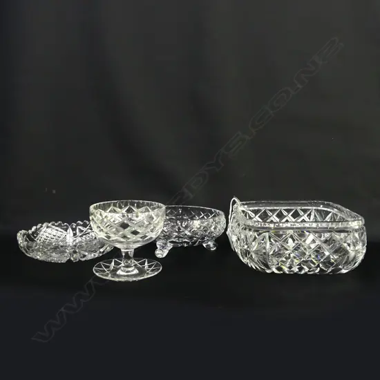 4 CRYSTAL CUT BOWLS & DISHES INC 1 SQUARE BOWL (180MM)