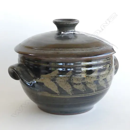 MIREK SMISEK LIDDED CASSEROLE WAX RESIST VINE BAND Dia.230mm
