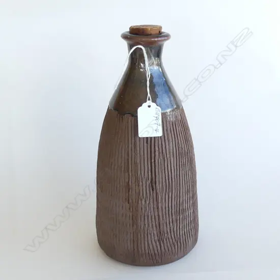 MIREK SMISEK TALL BOTTLE C170/80'S VERTICLE COMBED BODY. H250mm 