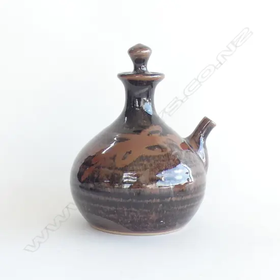 WARREN TIPPETT POTTERY KENDI wax resist stamped mark. H.170mm