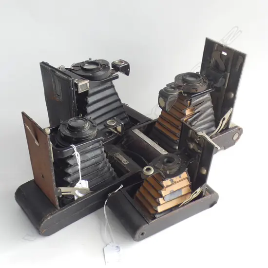 4 VINTAGE FOLDING CAMERAS AF