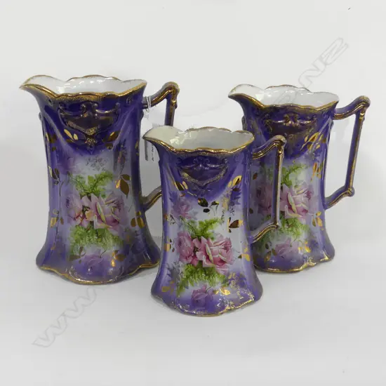 THREE PORCELAIN ENGLISH GRADUATING JUGS – H.170mm-220mm