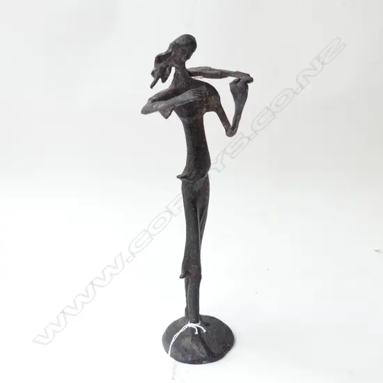 METAL ELONGATED FIGURE; VIOLINIST H.305mm