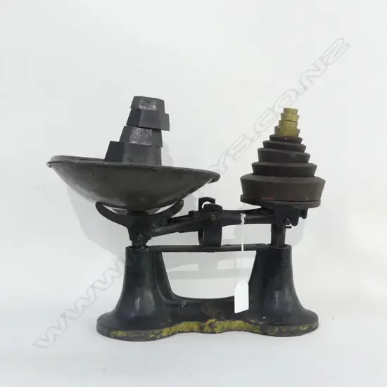 VINTAGE SCALE & WEIGHTS