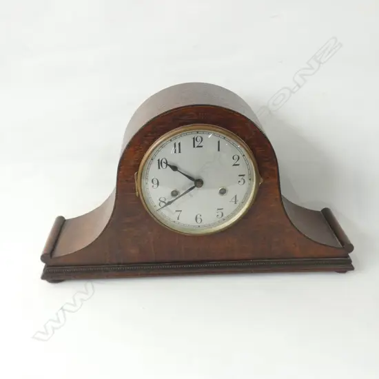 VINTAGE OAK FRAMED MANTLE CLOCK W.435mm