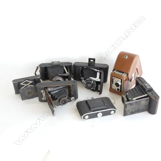 BOX LOT OF 7 CAMERAS SOME AF