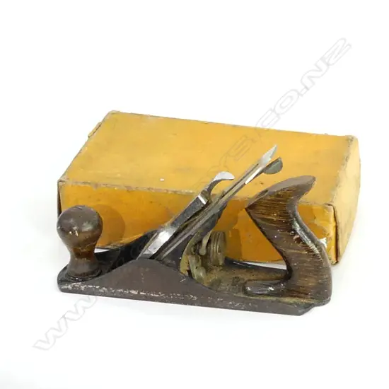 VINTAGE STANLEY NO 4 PLANE - IN ORIGINAL BOX (BOX HAS WEAR)