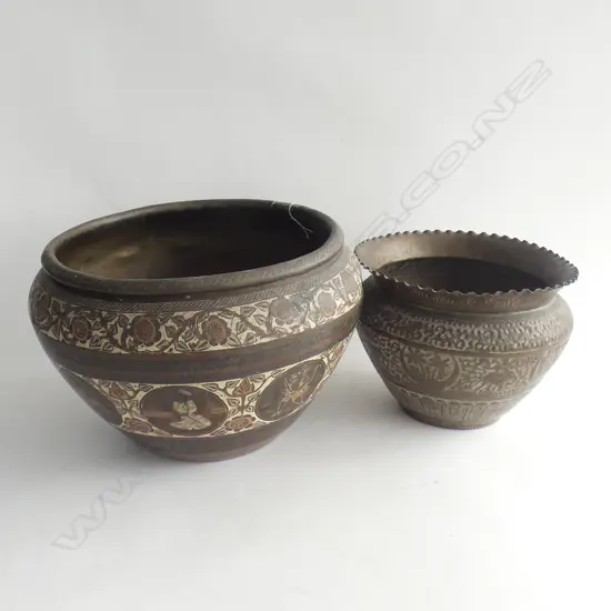2 INDIAN BRASS POTS H.190mm