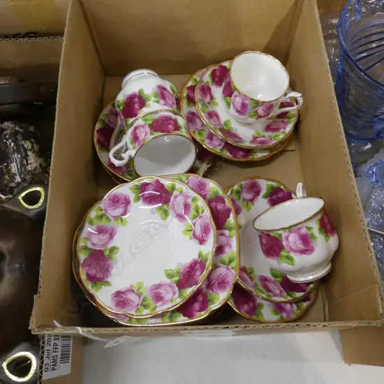 SM BOX ROYAL ALBERT OER CUPS, SAUCERS & PLATES