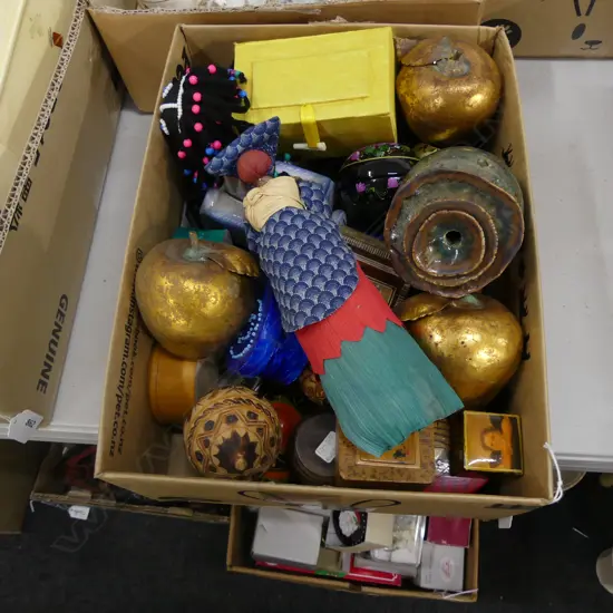 BOX LOT ASST. SMALL LIDDED CONTAINERS