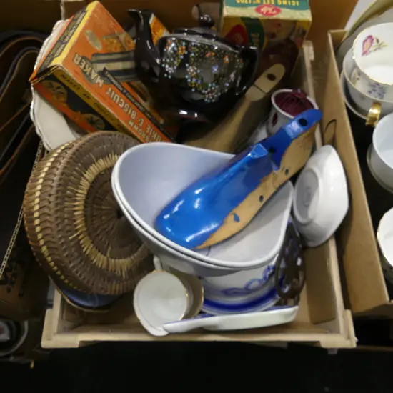 BOX LOT ASST. KITCHENALIA