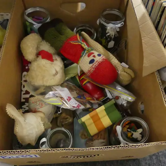 BOX LOT ASST. VINTAGE TOYS; SOFT ANIMALS, ETC