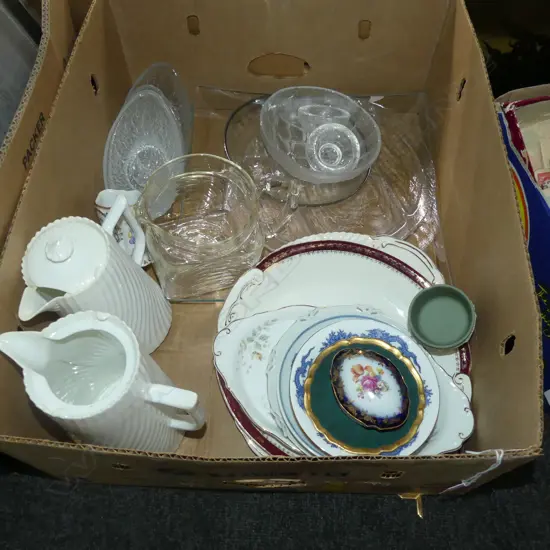 BOX ASST PORCELAIN & GLASS INCL PLATES, JUGS ETC.. 