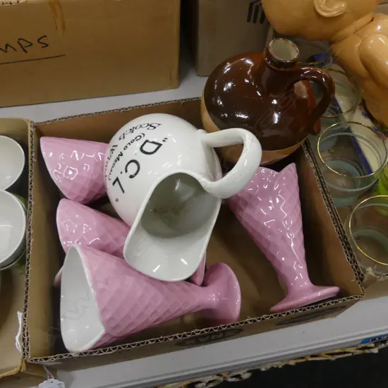 BOX LOT 4 SUNDAE CONES, 2 WHISKY JUGS