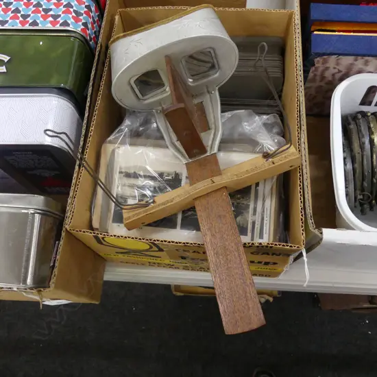 ANTIQUE STEREOSCOPE & SLIDES