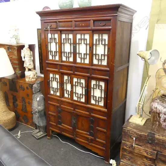 LARGE VINTAGE ORIENTAL CABINET w. FOLDING PAPER SCREENS 1060x520x1720mm